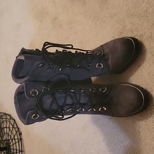 Stuart Weitzman Shackleton Gray Suede Heeled Ankle Boots Lade Up Moto 8.5